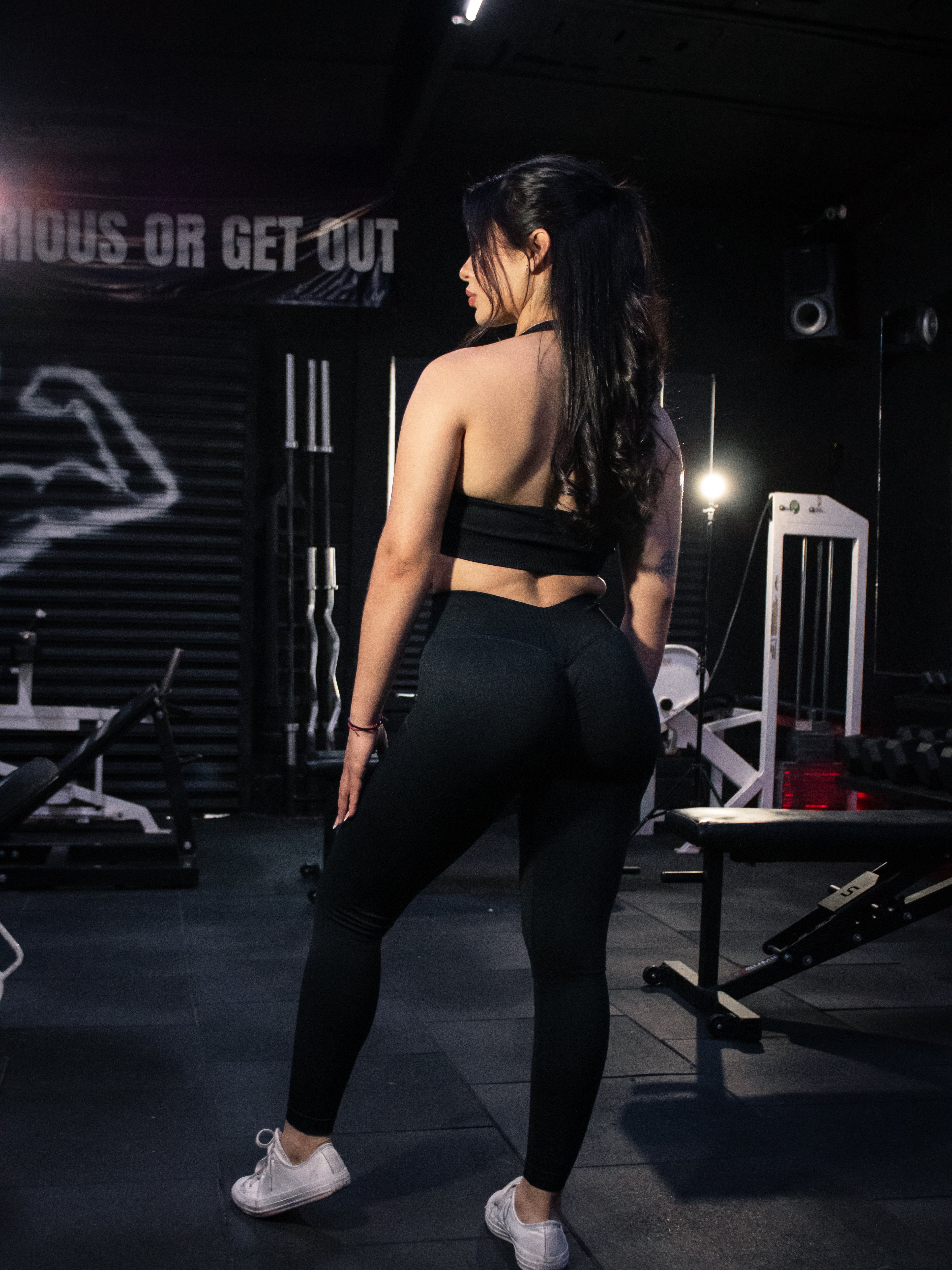 Top cuello U & Leggins (negro)